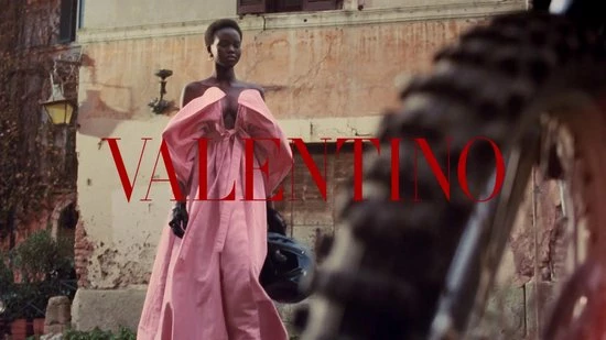 Valentino - Eau De Parfum - Donna Born In Roma - 30 Ml 4 Valentino - Eau De Parfum - Donna Born In Roma - 30 Ml - Afbeelding 2