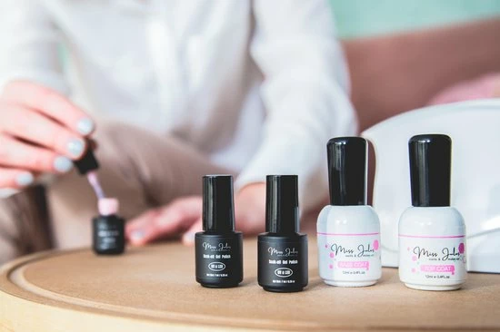 Miss Jules Complete Gellak Starterspakket - Roze & Glitter - Nagellak - Glanzend En Dekkend Resultaat - Incl. Nagelvijl 4 Miss Jules Complete Gellak Starterspakket - Roze & Glitter - Nagellak - Glanzend En Dekkend Resultaat - Incl. Nagelvijl - Afbeelding 2