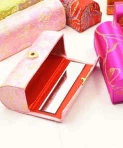 Merkloos Lippenstift Houder - Lippenstiftdoosje - Lipstick Houder - Met Spiegel - Random Kleur - Bonte Kleur