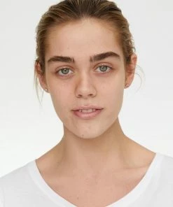 Rimmel London Lasting Finish Foundation - 203 True Beige 33 Rimmel London Lasting Finish Foundation - 203 True Beige -Chanel Shop 550x550 339