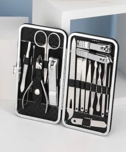 Medies - Luxe Manicureset 16 Delig Met Lederen Luxe Etui | Pedicure Set | Manicure Etui | Manicure Sets | Pedicure Sets | Nagelverzorging | Nagelknippers | Comedonlepels | Nagelvijl | Nagelriemknipper | Teennageltang | Nagelschaar | RVS -Chanel Shop 550x550 528