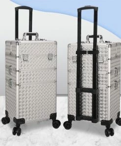 Guardian Beauty Kapper Koffer Zilver | Nagel | Visagist | Make-up | Cosmetica | Schminken | Trolley Stevig En Gemaakt Van Aluminium | 3 Delig | 8 Wielen | Bedekt Met Mooie Diamantjes 13 Guardian Beauty Kapper Koffer Zilver | Nagel | Visagist | Make-up | Cosmetica | Schminken | Trolley Stevig En Gemaakt Van Aluminium | 3 Delig | 8 Wielen | Bedekt Met Mooie Diamantjes -Chanel Shop 550x550 630