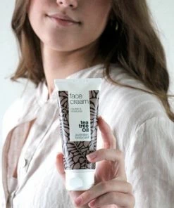 Australian Bodycare Gezichtscrème 100ml - Vochtinbrengende Gezichtscrème Perfect Voor Vlekjes, Puistjes, En Een Vette, Acne-gevoelige Huid. Met 100% Pure Tea Tree Olie Van Hoge Kwaliteit (goedgekeurd Door Farmaceuten) -Chanel Shop 550x550 632