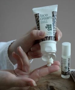 Australian Bodycare Face Cream 50 Ml - Vochtinbrengende Gezichtscr Me Perfect Bij Rode Vlekjes, Onzuiverheden, Puistjes En Mee-eters - Geschikt Voor Een Vette, Acne-gevoelige Huid - Met 100% Natuurlijke Tea Tree Olie Van Hoge Kwaliteit -Chanel Shop 550x550 682