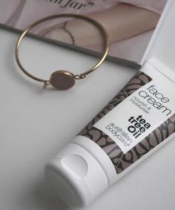 Australian Bodycare Face Cream 50 Ml - Vochtinbrengende Gezichtscr Me Perfect Bij Rode Vlekjes, Onzuiverheden, Puistjes En Mee-eters - Geschikt Voor Een Vette, Acne-gevoelige Huid - Met 100% Natuurlijke Tea Tree Olie Van Hoge Kwaliteit -Chanel Shop 550x550 685