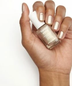 Essie Treat, Love & Color Metallic Nagellak - 151 Glow The Distance - Goud -Chanel Shop 550x619 1
